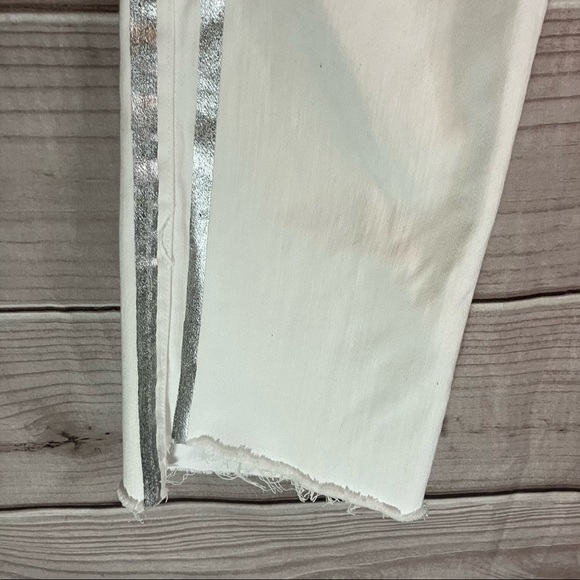 BLACK Orchid Cindy Racer Flare Slant Fray Hem Jeans - Picture 5 of 9